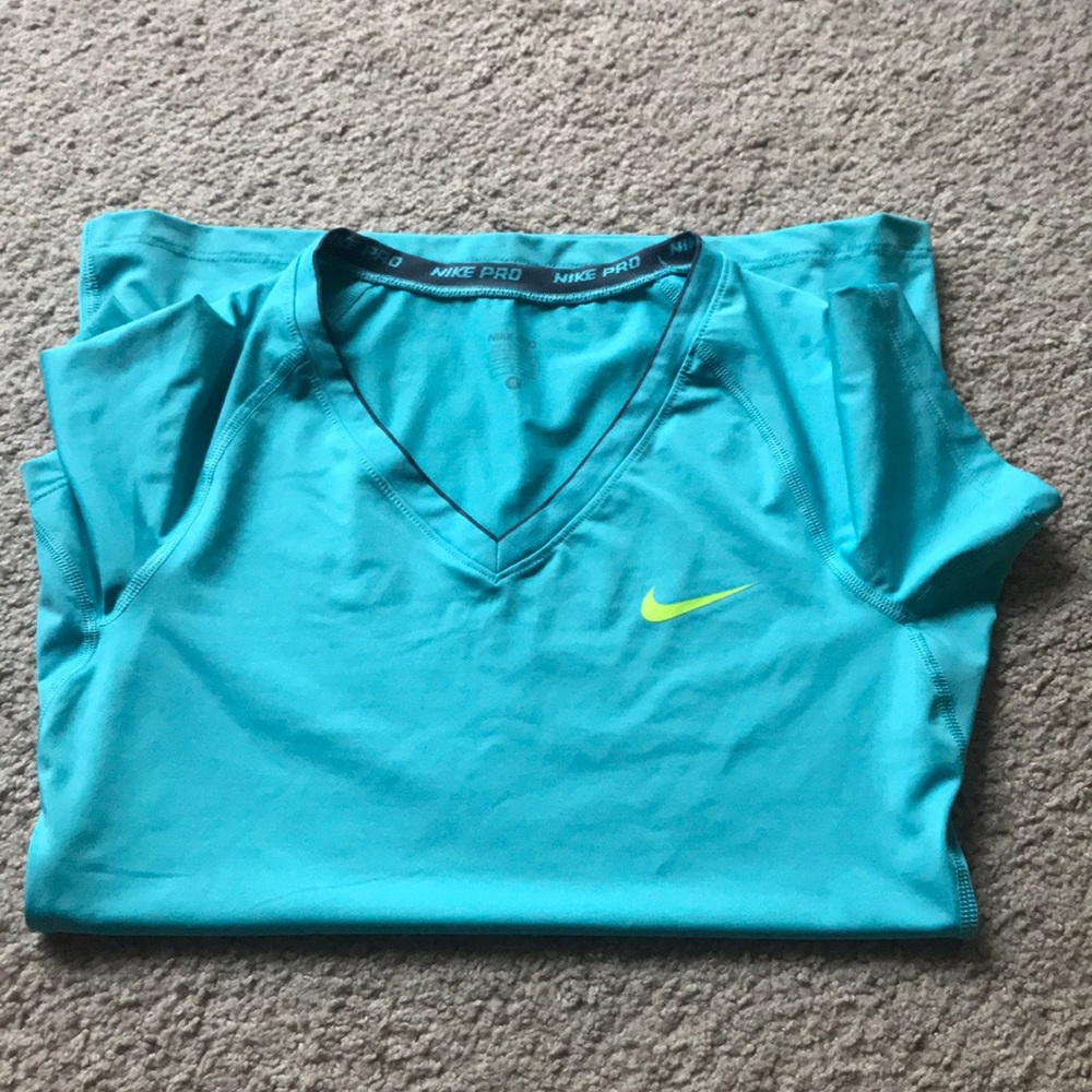 Nike pro top